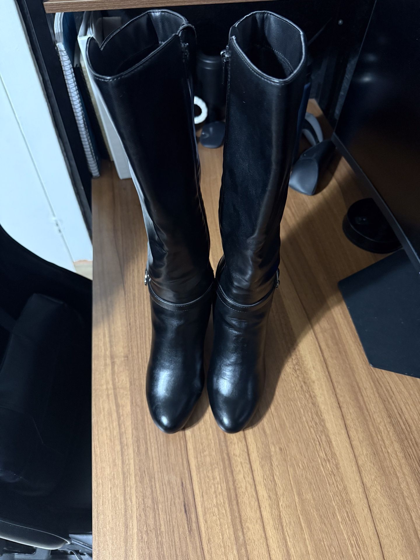 Andrew Geller KORA Black Knee High Heeled Boots Women’s 7.5M Faux Leather Zip