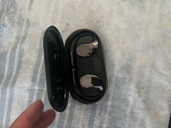 Bluetooth earphones