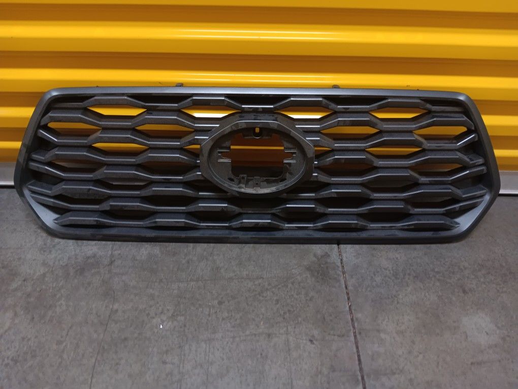 Toyota Tacoma Grille 