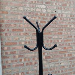 70" Black Metal Coat Hanger 