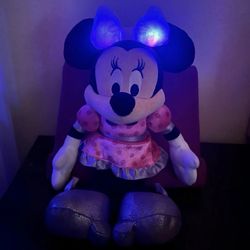 Disney Club House Minnie Mouse Talking & Light Up Bow 15” Plush