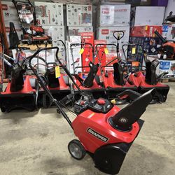 Briggs & Stratton 22" Snowblower 
205cc 4-cycle Engine 
Electric start option 
Quick chute control .serviced And Ready $299