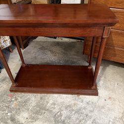 Entry table / snellville area