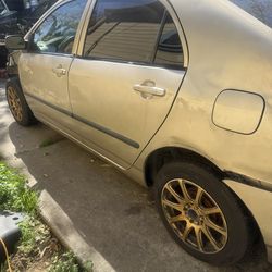 04 Toyota Corolla parts o complete