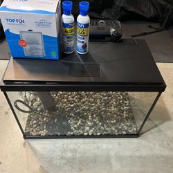 Fish Aquarium 20 Gallons Like New