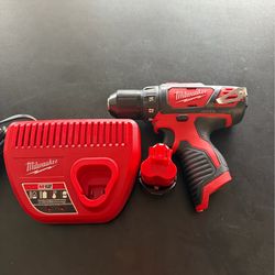 M12 12V Lithium-Ion Cordless 3/8 in. Drill/Driver Kit with one 1.5 Ah Batterie and Charger