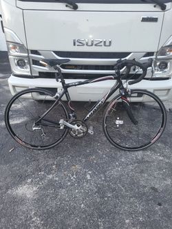 GIANT OCR2 ROAD BIKE