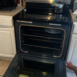 This stove is only two years old. The oven is not working not sure what the problem is, but the burners are working. I’m sure the oven can be fixed.