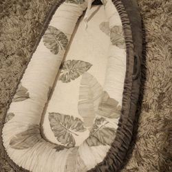 Infant Snuggler Nap Boat