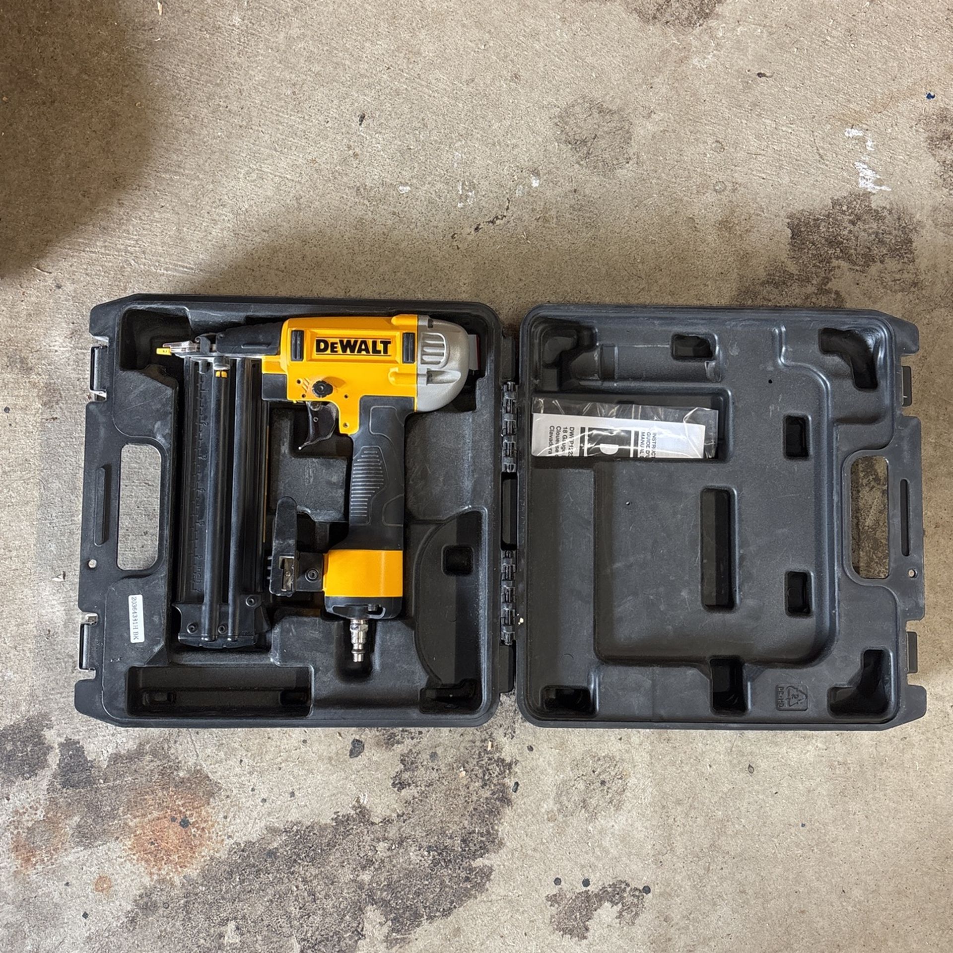 DeWalt 18ga Brad Nailer