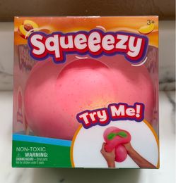 Squeeezy Peach, Squishy Toy