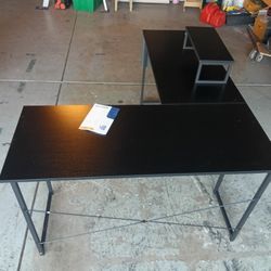 L Shaped Desk 