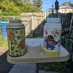 Vintage set of Lunch Box Thermos - 60s themed