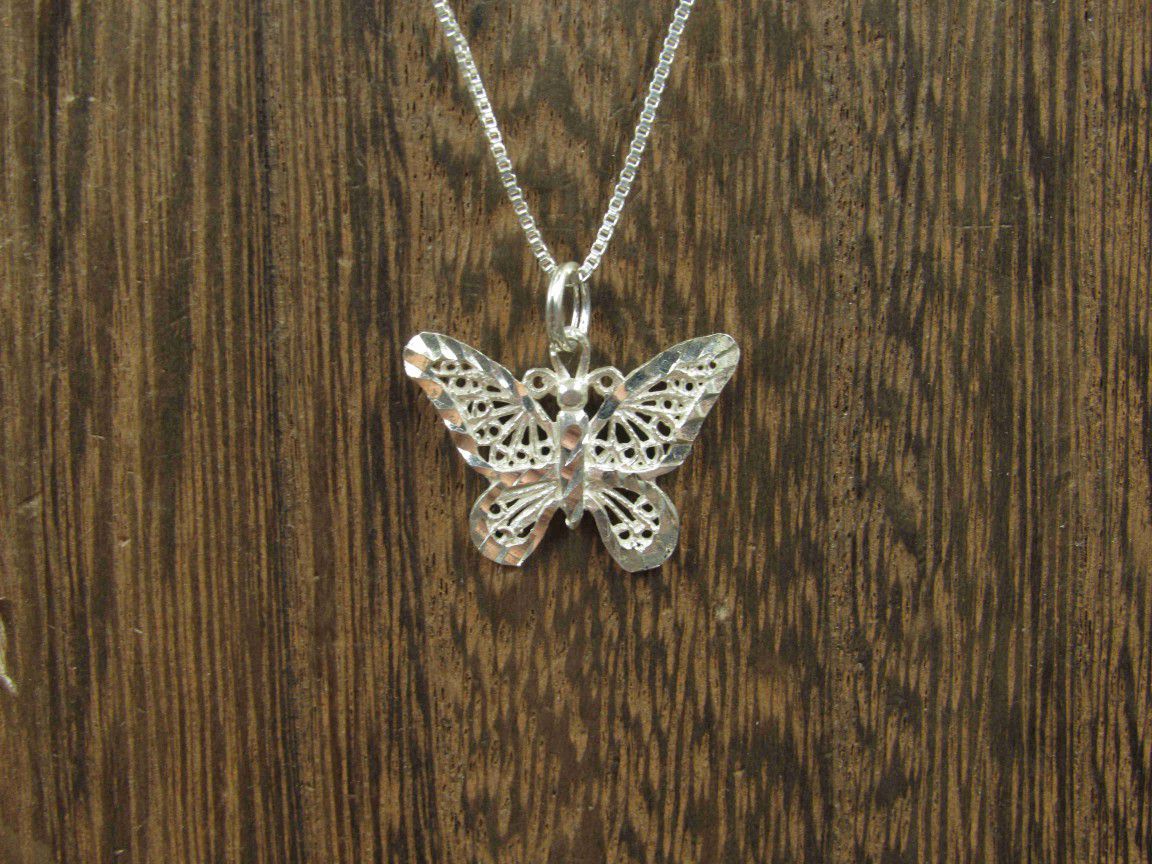 18" Sterling Silver Medium Butterfly Pendant Necklace Vintage