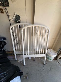 Full size crib