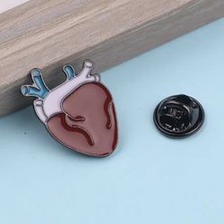 NEW Women’s Unisex Heart Brooch Pin Jewelry 