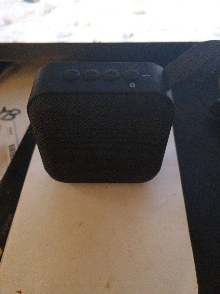 Mini Black Speaker