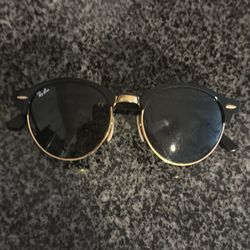 RAYBANS!! Classic Sunglasses 