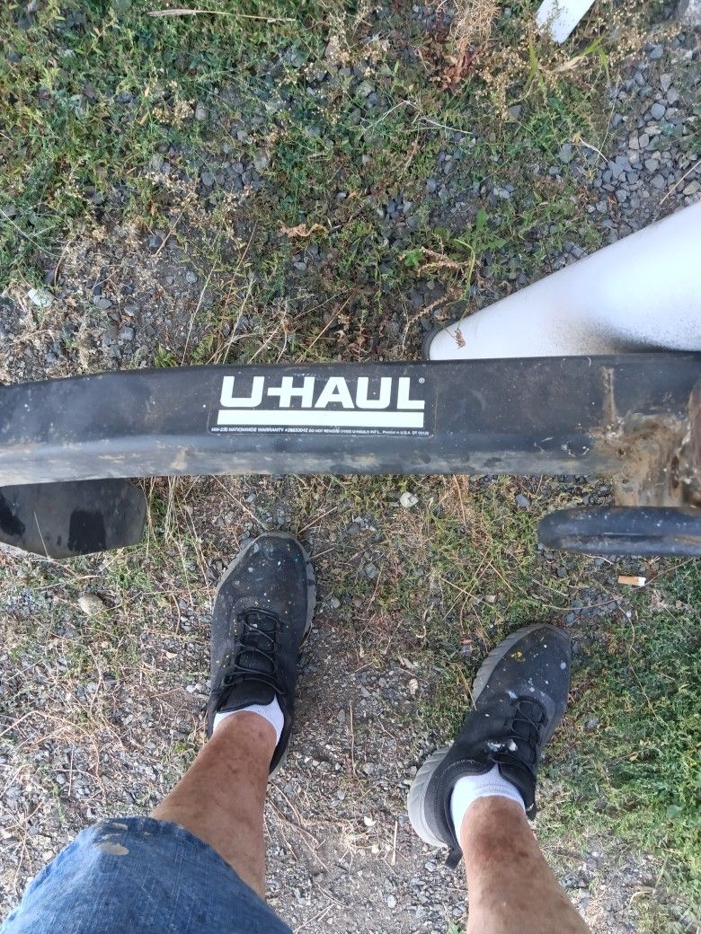 Weight Distribution Tow Hitch.
