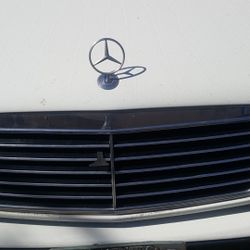 Mercedes parts 97 Mercedes Benz e 320 front Grill And Bumper.