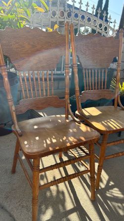 Dining Chairs/Sillas de Comedor