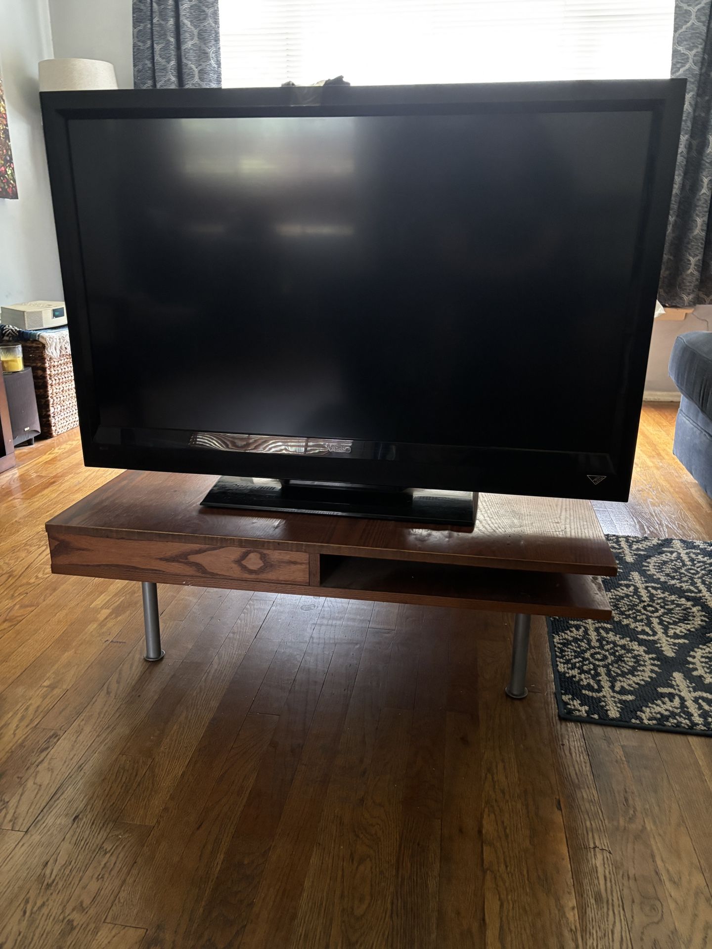 VISIO E420vl 42” Flat Screen (w/USB Roku)