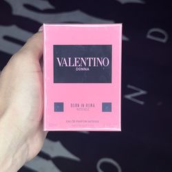 Valentino Intense Perfume