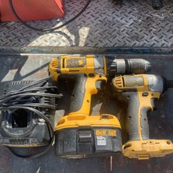 Dewalt 18 V Inpact And Drill And Charger 