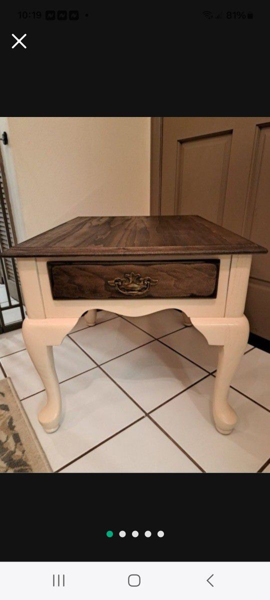 French Provincial Rustic Endtable 