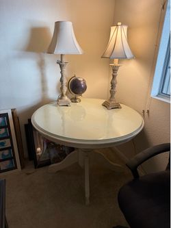 42” Shabby Chic White Round Table