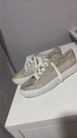 New sneakers size 4