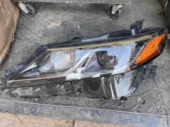 2019 Camry Se Headlight