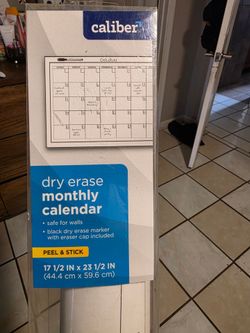 Dry eraser montly  calendar. Calendario mensual de borrador en seco.