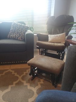 Rocking Chair With Rocking Step