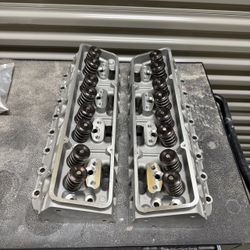 Pair Aluminum Cylinder Heads Complete w/ Valves Springs PCE281 FF(contact info removed)