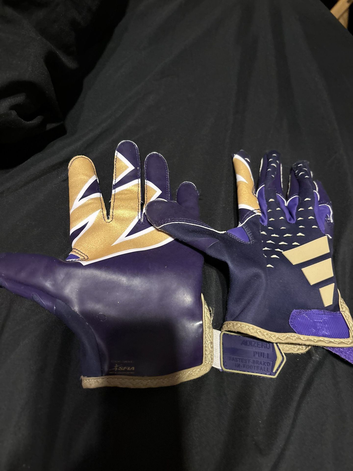 college football gloves washington
