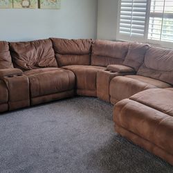 *PENDING PICKUP* Very large sectional with power recliner and reclining chaise 