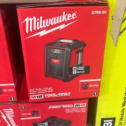 2792-20 M18 RADIO+charger+ BLUETOOTH