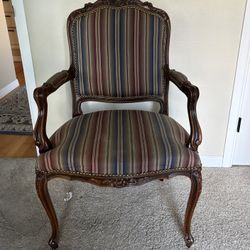 Vintage French Provincial Armchair – Carved Wood & Nailhead Trim