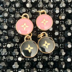 LV CHARMS (4)