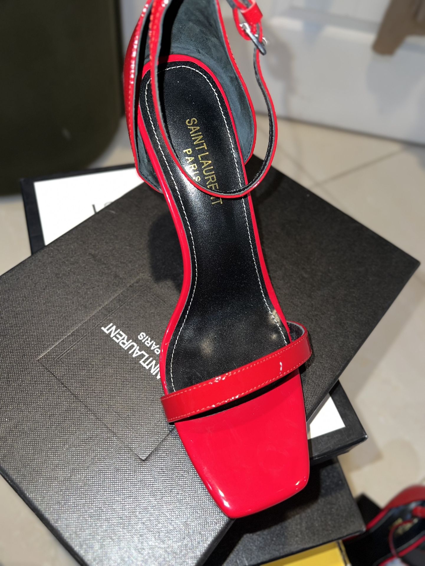 YSL ( Size 41, Us 10)
