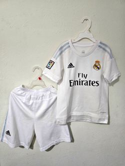 Real Madrid  boys' jersey and shorts (X-Small)
