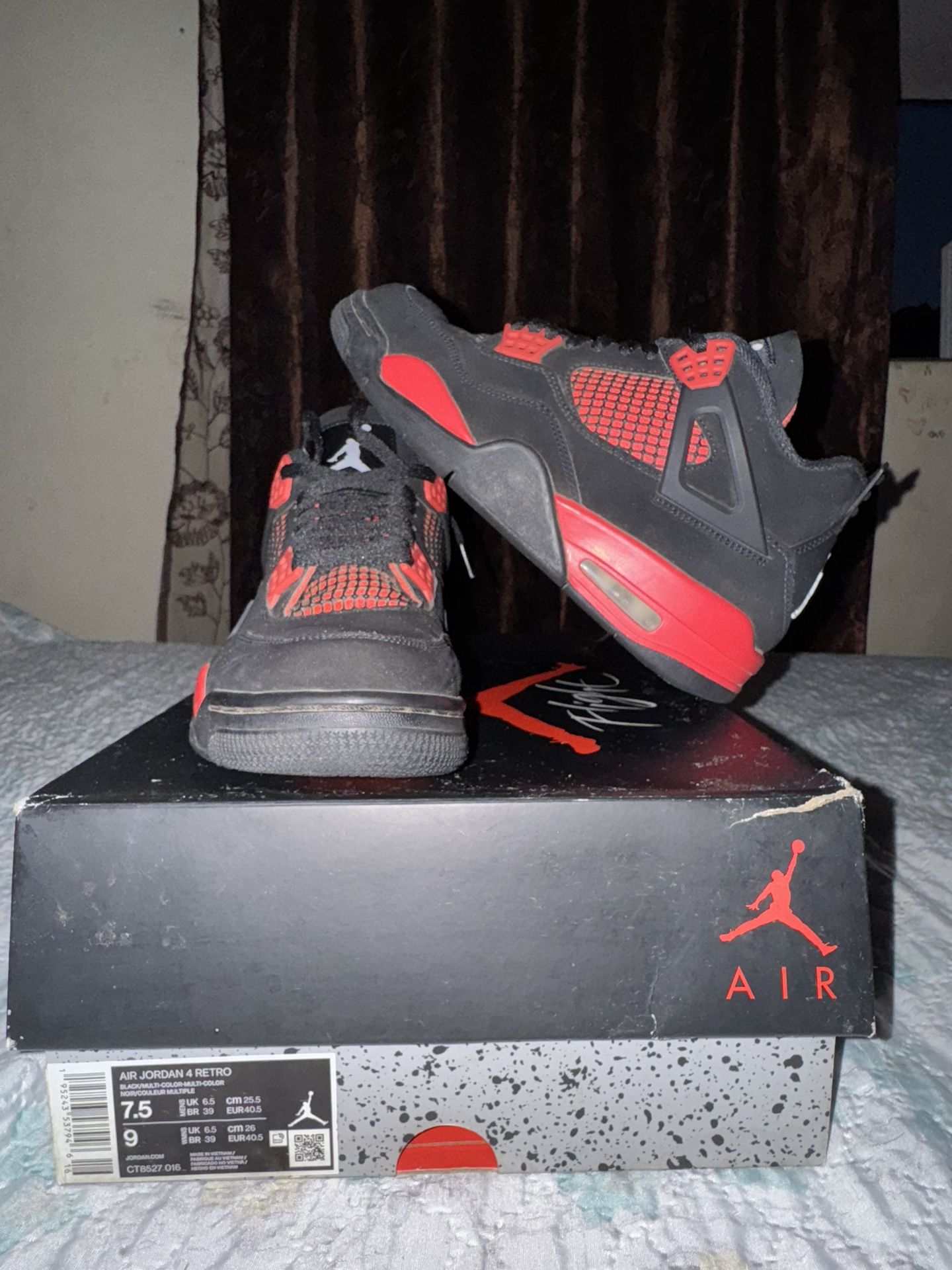 RED THUNDER 4s 7.5