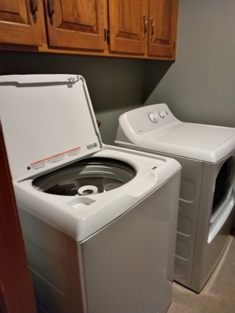 Hot Point Washer And Elec Dryer Great Condition