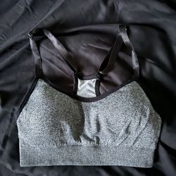 Women’s Sports Bra