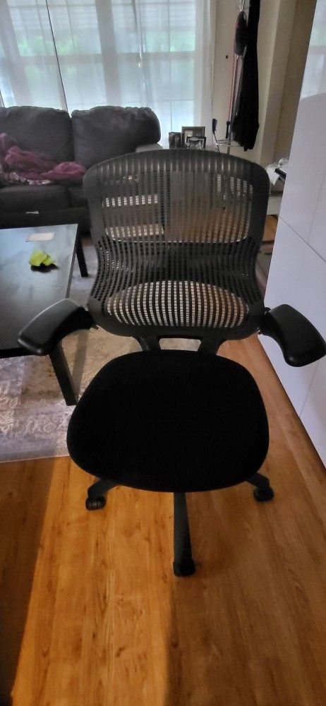 Knoll Generation Chair