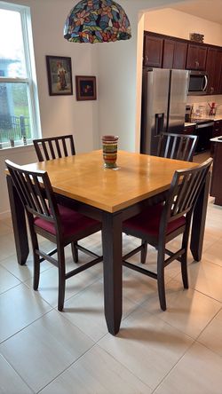 Room to Go Dining Set