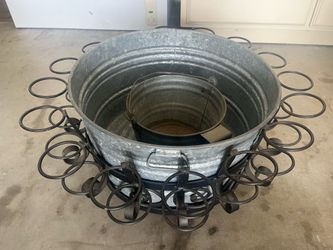 Large party tub with iron bottle holders