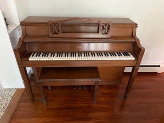 Hardman piano