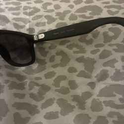 Meta Ray Ban Glasses (Needs Charger)